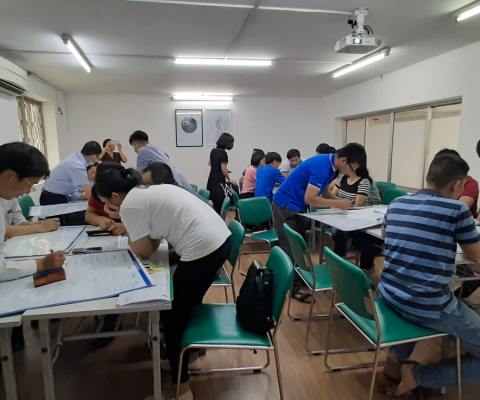 Hình thảo luận nhóm (lớp LEAN)