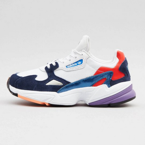 Giày thể thao thời trang hiện đại 2031